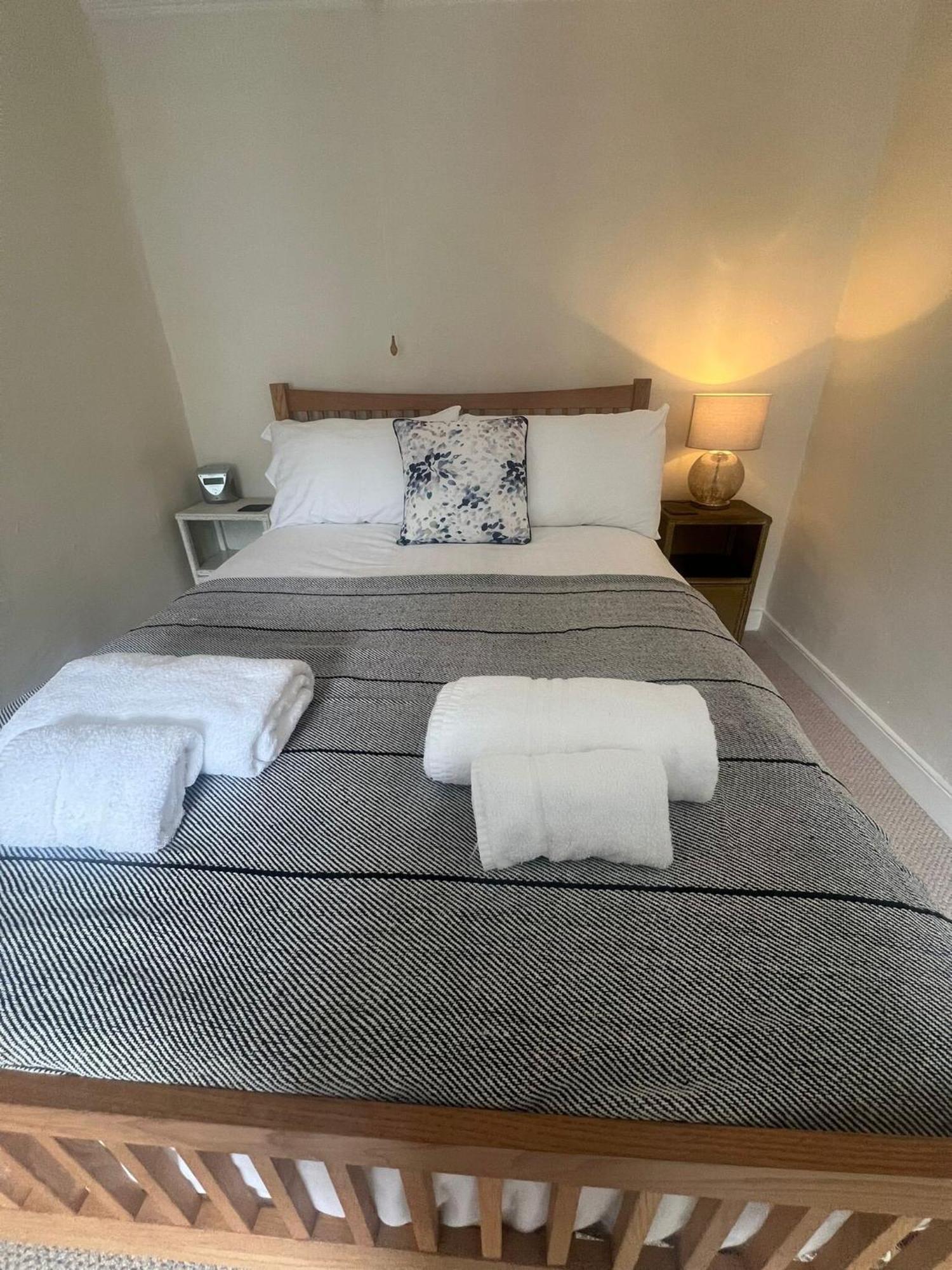 Nant Meigan, Georgian Townhouse In Centre Of Aberaeron, Dog Friendly Exteriör bild
